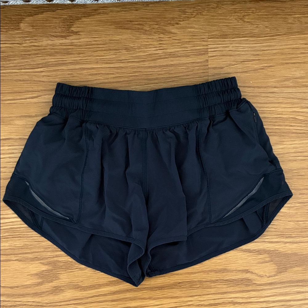 Lululemon hotty hot shorts size 4 navy blue